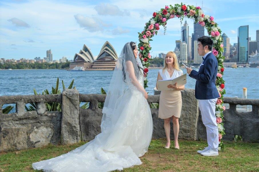 Foreigners  getting married in Australia