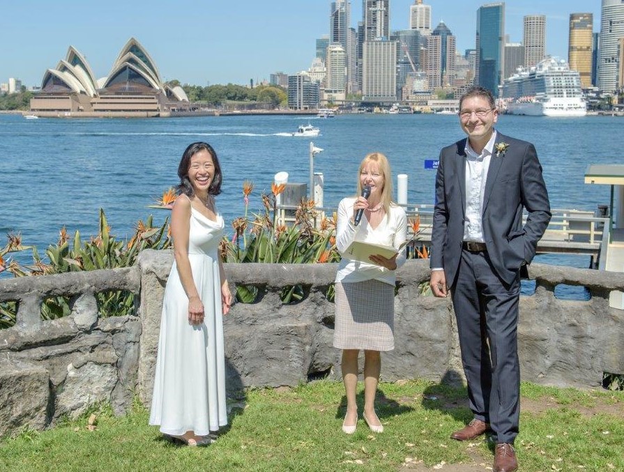 Sydney-wedding-ceremony-on-the-harbour