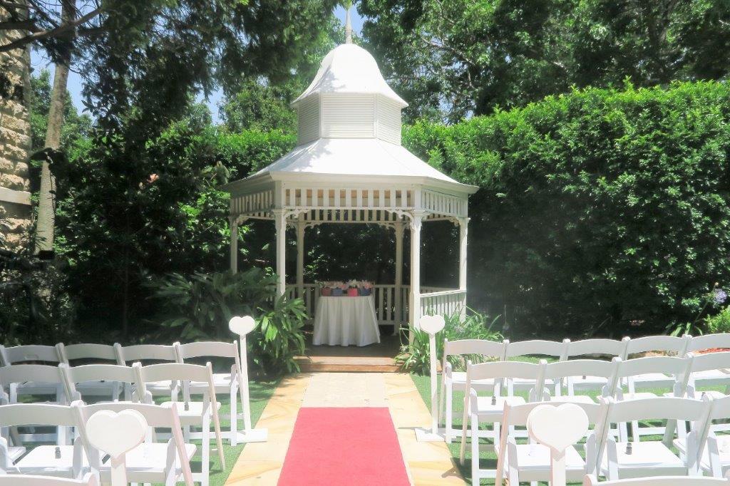 Curzon Hall enchanted garden wedding